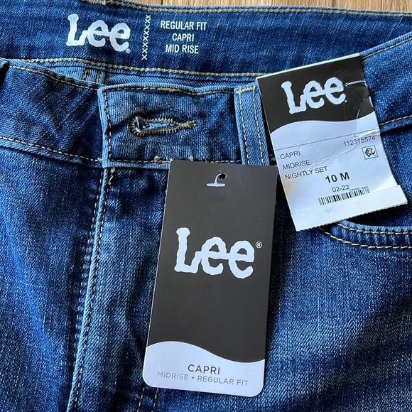 Women’s Lee Capri Jeans, Size 10, New w/Tags - Make an Offer! - Picture 5 of 6